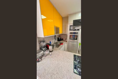 Casa à venda com 360m², 4 quartos e 2 vagas Casa à venda com 360m², 4 quartos e 2 vagasCozinha