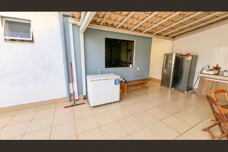 Casa à venda com 360m², 4 quartos e 2 vagas Casa à venda com 360m², 4 quartos e 2 vagasÁrea Gourmet