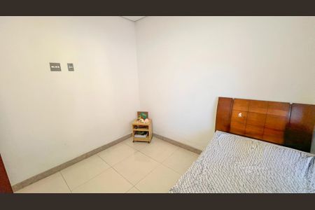 Casa à venda com 360m², 4 quartos e 2 vagas Casa à venda com 360m², 4 quartos e 2 vagasQuarto 1