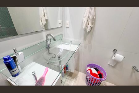 Casa à venda com 360m², 4 quartos e 2 vagas Casa à venda com 360m², 4 quartos e 2 vagasBanheiro da Suíte