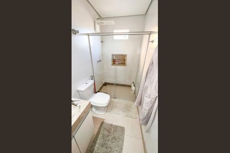 Casa à venda com 360m², 4 quartos e 2 vagas Casa à venda com 360m², 4 quartos e 2 vagasBanheiro Social 2