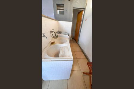 Casa à venda com 360m², 4 quartos e 2 vagas Casa à venda com 360m², 4 quartos e 2 vagasÁrea de Serviço