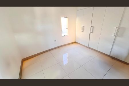 Casa à venda com 360m², 4 quartos e 2 vagas Casa à venda com 360m², 4 quartos e 2 vagasSuíte