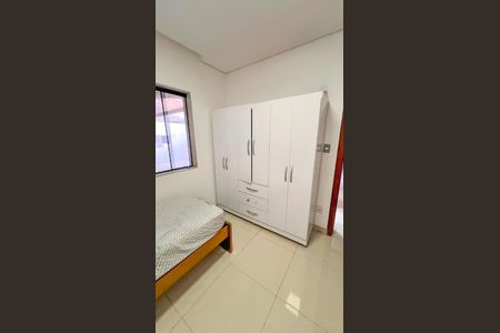 Casa à venda com 360m², 4 quartos e 2 vagas Casa à venda com 360m², 4 quartos e 2 vagasQuarto 2