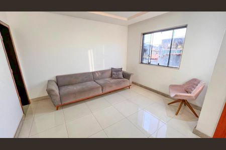 Casa à venda com 360m², 4 quartos e 2 vagas Casa à venda com 360m², 4 quartos e 2 vagasSala