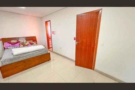 Casa à venda com 360m², 4 quartos e 2 vagas Casa à venda com 360m², 4 quartos e 2 vagasQuarto 3