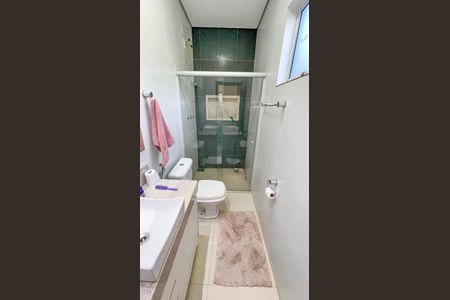 Casa à venda com 360m², 4 quartos e 2 vagas Casa à venda com 360m², 4 quartos e 2 vagasBanheiro Social 3