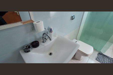 Casa à venda com 164m², 3 quartos e 1 vaga Casa à venda com 164m², 3 quartos e 1 vagaBanheiro Social