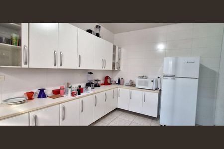 Casa à venda com 164m², 3 quartos e 1 vaga Casa à venda com 164m², 3 quartos e 1 vagaCozinha