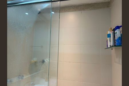 Apartamento à venda com 179m², 3 quartos e 2 vagas Apartamento à venda com 179m², 3 quartos e 2 vagasBanheiro Social