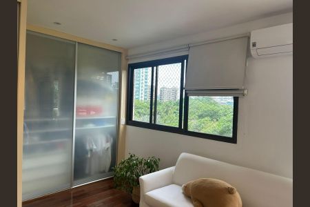 Apartamento à venda com 179m², 3 quartos e 2 vagas Apartamento à venda com 179m², 3 quartos e 2 vagasSuíte 2 Banheiro