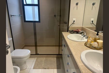 Apartamento à venda com 179m², 3 quartos e 2 vagas Apartamento à venda com 179m², 3 quartos e 2 vagasSuíte 2 Banheiro