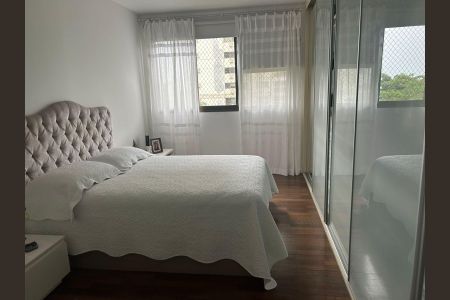 Apartamento à venda com 179m², 3 quartos e 2 vagas Apartamento à venda com 179m², 3 quartos e 2 vagasSuíte 1