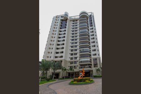 Apartamento à venda com 179m², 3 quartos e 2 vagas Apartamento à venda com 179m², 3 quartos e 2 vagasFachada