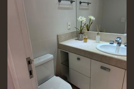 Apartamento à venda com 179m², 3 quartos e 2 vagas Apartamento à venda com 179m², 3 quartos e 2 vagasBanheiro Social