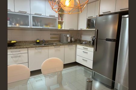 Apartamento à venda com 179m², 3 quartos e 2 vagas Apartamento à venda com 179m², 3 quartos e 2 vagasCozinha