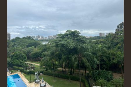 Apartamento à venda com 179m², 3 quartos e 2 vagas Apartamento à venda com 179m², 3 quartos e 2 vagasVista