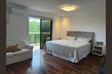 Apartamento à venda com 179m², 3 quartos e 2 vagas Apartamento à venda com 179m², 3 quartos e 2 vagasSuíte 2