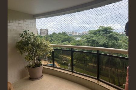 Apartamento à venda com 179m², 3 quartos e 2 vagas Apartamento à venda com 179m², 3 quartos e 2 vagasVaranda