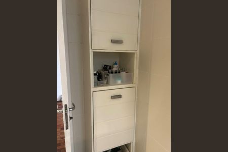 Apartamento à venda com 179m², 3 quartos e 2 vagas Apartamento à venda com 179m², 3 quartos e 2 vagasSuíte 2