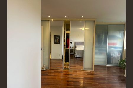 Apartamento à venda com 179m², 3 quartos e 2 vagas Apartamento à venda com 179m², 3 quartos e 2 vagasSuíte 2