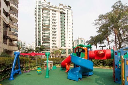 Apartamento à venda com 179m², 3 quartos e 2 vagas Apartamento à venda com 179m², 3 quartos e 2 vagasÁrea comum