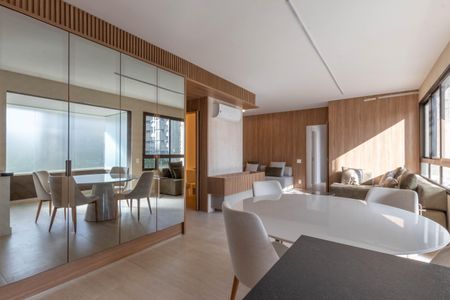 Apartamento à venda com 115m², 3 quartos e 2 vagas Apartamento à venda com 115m², 3 quartos e 2 vagasSala