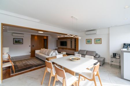 Apartamento à venda com 154m², 3 quartos e 2 vagasVaranda