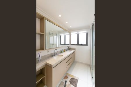 Apartamento à venda com 154m², 3 quartos e 2 vagasBanheiro da Suíte 1