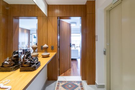 Apartamento à venda com 154m², 3 quartos e 2 vagasHall de entrada