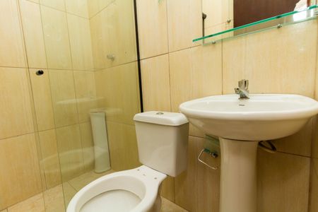 Casa para alugar com 170m², 3 quartos e 2 vagas Casa para alugar com 170m², 3 quartos e 2 vagasBanheiro Social