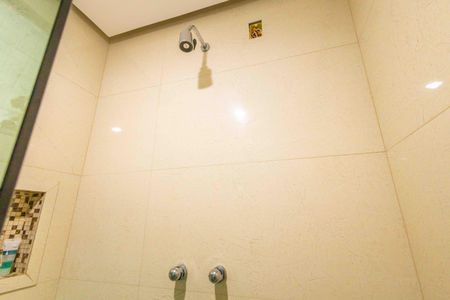 Casa de condomínio à venda com 270m², 4 quartos e 2 vagas Casa de condomínio à venda com 270m², 4 quartos e 2 vagasBanheiro da Suíte 3