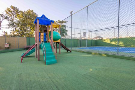 Casa de condomínio à venda com 270m², 4 quartos e 2 vagas Casa de condomínio à venda com 270m², 4 quartos e 2 vagasÁrea comum