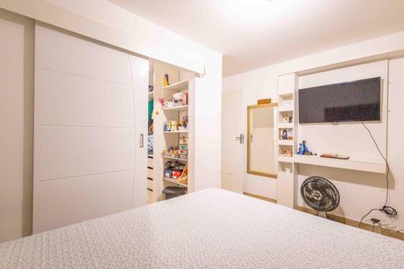 Casa de condomínio à venda com 270m², 4 quartos e 2 vagas Casa de condomínio à venda com 270m², 4 quartos e 2 vagasSuíte 1