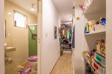 Casa de condomínio à venda com 270m², 4 quartos e 2 vagas Casa de condomínio à venda com 270m², 4 quartos e 2 vagasSuíte 1 Closet