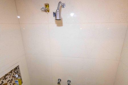 Casa de condomínio à venda com 270m², 4 quartos e 2 vagas Casa de condomínio à venda com 270m², 4 quartos e 2 vagasBanheiro da Suíte 2