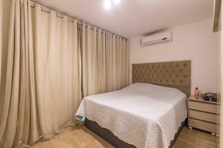 Casa de condomínio à venda com 270m², 4 quartos e 2 vagas Casa de condomínio à venda com 270m², 4 quartos e 2 vagasSuíte 1