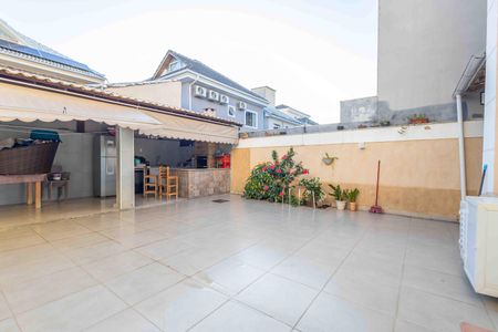 Casa de condomínio à venda com 270m², 4 quartos e 2 vagas Casa de condomínio à venda com 270m², 4 quartos e 2 vagasÁrea comum