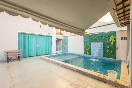 Casa de condomínio à venda com 270m², 4 quartos e 2 vagas Casa de condomínio à venda com 270m², 4 quartos e 2 vagasÁrea comum