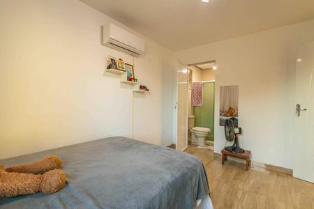 Casa de condomínio à venda com 270m², 4 quartos e 2 vagas Casa de condomínio à venda com 270m², 4 quartos e 2 vagasSuíte 3