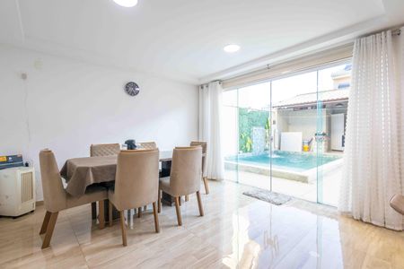 Casa de condomínio à venda com 270m², 4 quartos e 2 vagas Casa de condomínio à venda com 270m², 4 quartos e 2 vagasCozinha