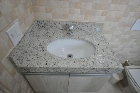 Casa à venda com 101m², 2 quartos e 2 vagasBanheiro da Suíte 2