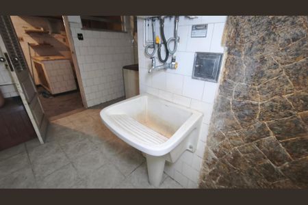 Apartamento à venda com 130m², 3 quartos e 1 vagaÁrea de Serviço