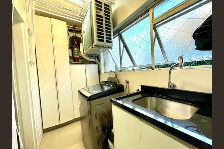 Apartamento à venda com 124m², 3 quartos e 2 vagasÁrea de Serviço