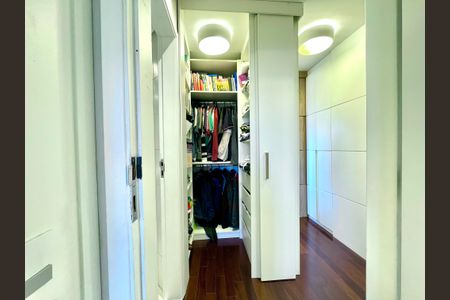 Apartamento à venda com 124m², 3 quartos e 2 vagasCloset
