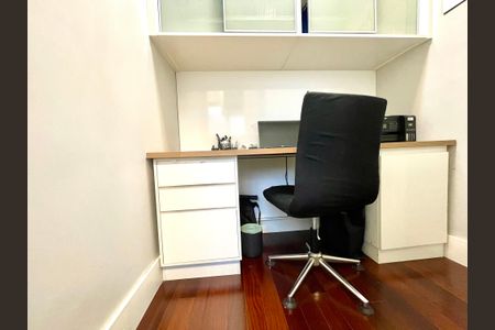 Apartamento à venda com 124m², 3 quartos e 2 vagasEscritório