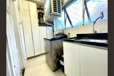 Apartamento à venda com 124m², 3 quartos e 2 vagasÁrea de Serviço