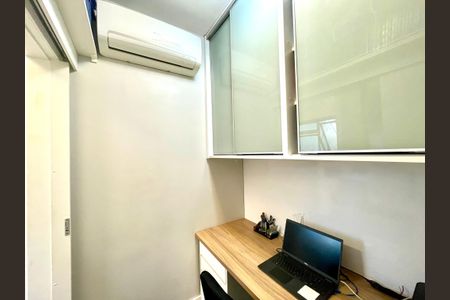 Apartamento à venda com 124m², 3 quartos e 2 vagasEscritório