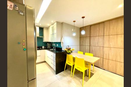 Apartamento à venda com 124m², 3 quartos e 2 vagasCozinha