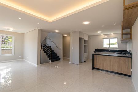 Casa para alugar com 230m², 3 quartos e 5 vagas Casa para alugar com 230m², 3 quartos e 5 vagasSala